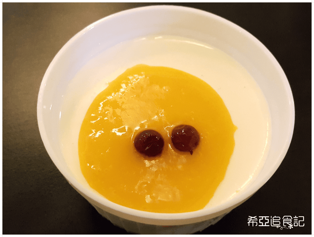 【咖哩推薦】Mr.38咖哩界傳奇人物 の 南洋椰香雞咖哩飯 ＆ 焗烤總匯海鮮紅醬咖哩飯 & 嫩雞咖哩飯 & 素蔬菜野菇蛋包咖哩飯 & 義式紅酒牛肉咖哩飯 & 藍帶豬排飯(台中/逢甲) ➽ 輕鬆方便外帶外送回家 也能吃到美味的咖哩飯 台中複合式餐廳