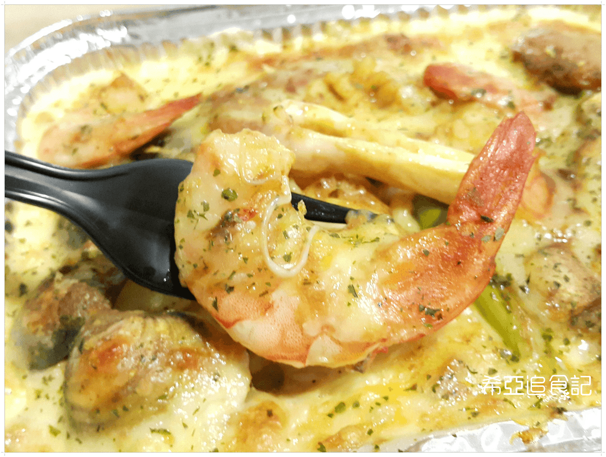 【咖哩推薦】Mr.38咖哩界傳奇人物 の 南洋椰香雞咖哩飯 ＆ 焗烤總匯海鮮紅醬咖哩飯 & 嫩雞咖哩飯 & 素蔬菜野菇蛋包咖哩飯 & 義式紅酒牛肉咖哩飯 & 藍帶豬排飯(台中/逢甲) ➽ 輕鬆方便外帶外送回家 也能吃到美味的咖哩飯 台中複合式餐廳