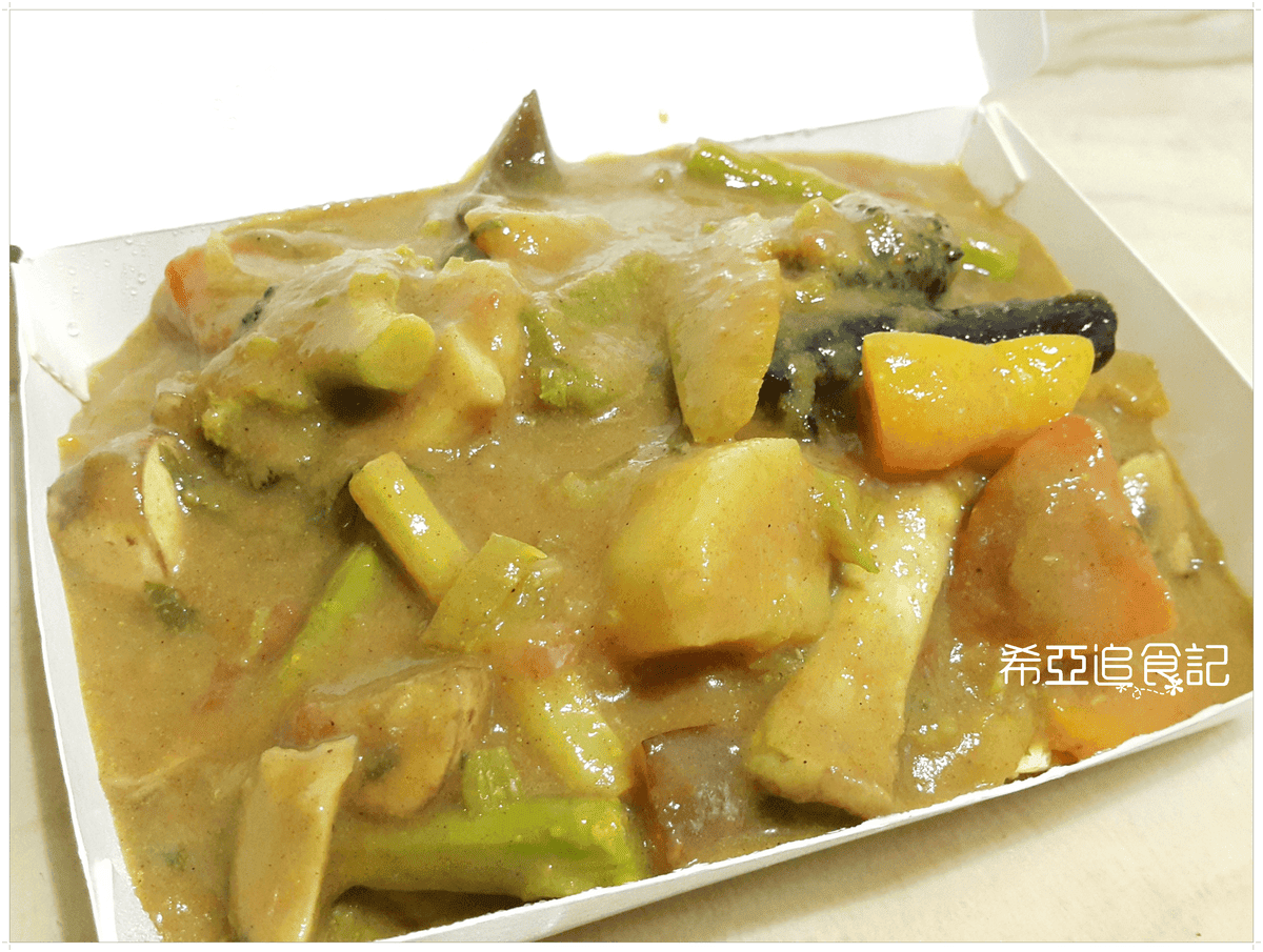 【咖哩推薦】Mr.38咖哩界傳奇人物 の 南洋椰香雞咖哩飯 ＆ 焗烤總匯海鮮紅醬咖哩飯 & 嫩雞咖哩飯 & 素蔬菜野菇蛋包咖哩飯 & 義式紅酒牛肉咖哩飯 & 藍帶豬排飯(台中/逢甲) ➽ 輕鬆方便外帶外送回家 也能吃到美味的咖哩飯 台中複合式餐廳