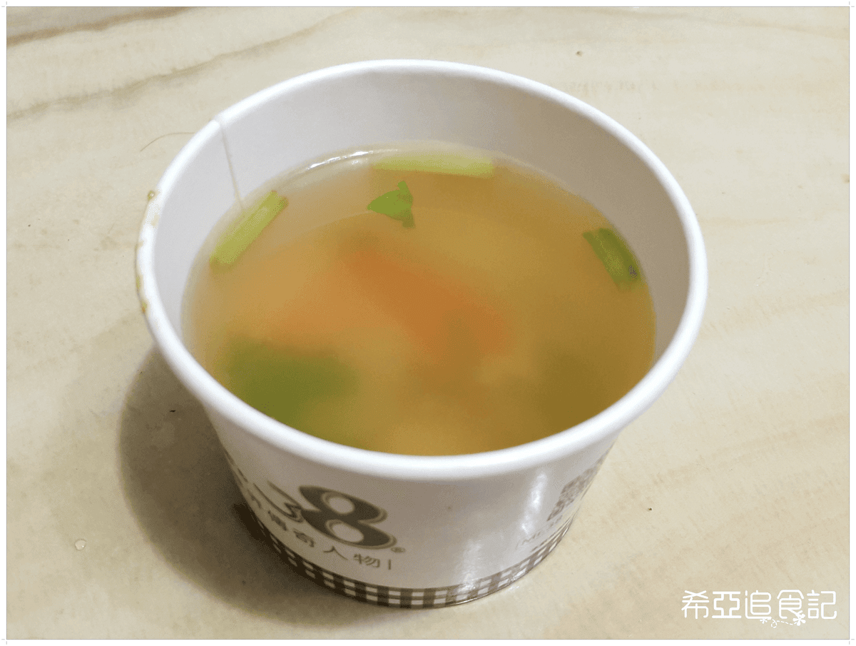 【咖哩推薦】Mr.38咖哩界傳奇人物 の 南洋椰香雞咖哩飯 ＆ 焗烤總匯海鮮紅醬咖哩飯 & 嫩雞咖哩飯 & 素蔬菜野菇蛋包咖哩飯 & 義式紅酒牛肉咖哩飯 & 藍帶豬排飯(台中/逢甲) ➽ 輕鬆方便外帶外送回家 也能吃到美味的咖哩飯 台中複合式餐廳