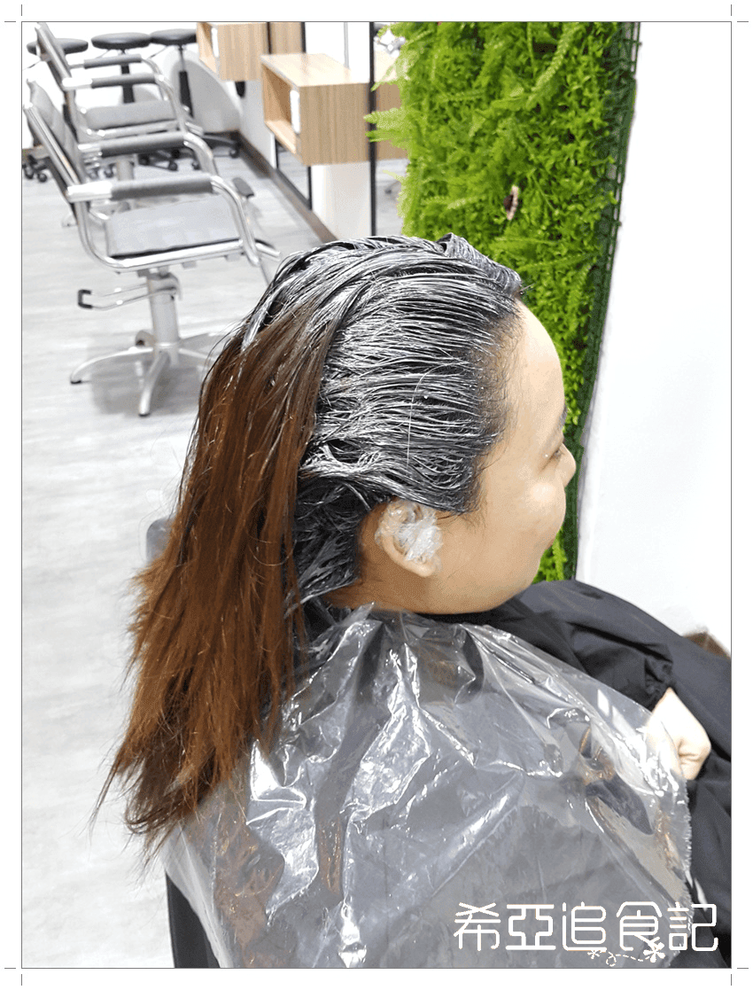 【台中染髮推薦】Wesley Danyin Hair Salon W.D. II の 染髮 & 護髮(灰感綠) ➽ 中科福科路 下班後來改變妝髮 放鬆一下 - 第16張圖 【台中染髮推薦】Wesley Danyin Hair Salon W.D. II の 染髮 & 護髮(灰感綠) ➽ 中科福科路 下班後來改變妝髮 放鬆一下