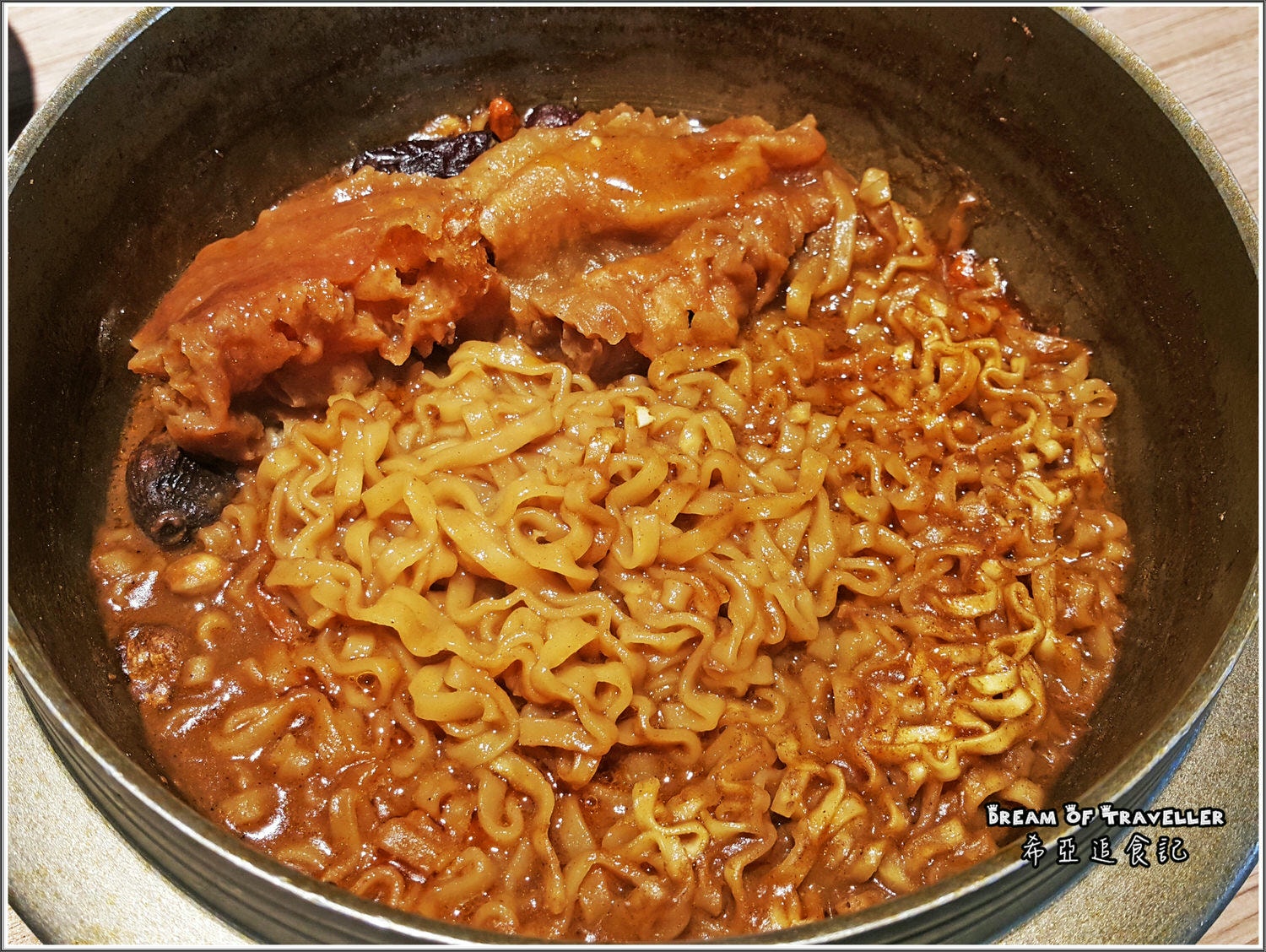 【火鍋推薦】平價高級肉專售の 蛤蜊爆爆鍋  & 川府麻辣鍋 ➽ 肉品夠新鮮，才敢厚切 瀧厚鍋物  (台中/西區)