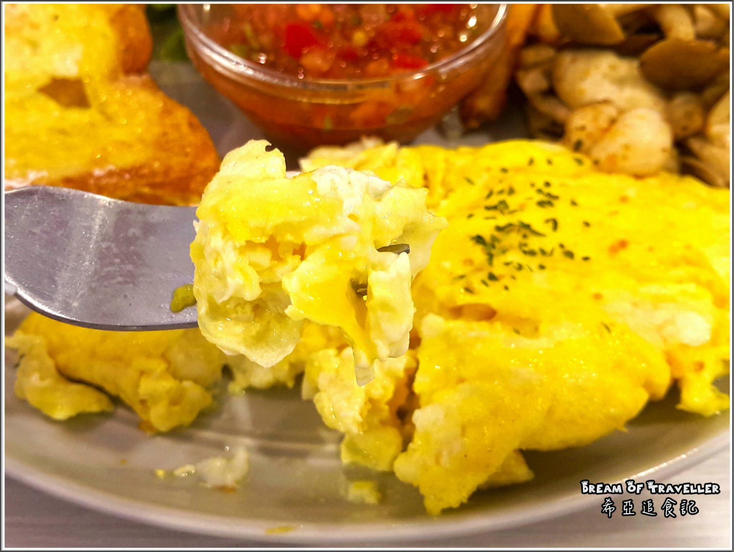 【漢堡/貝果推薦】 Chow Chow Cafe 巧巧咖啡 の 莎莎歐姆蛋佐香料炒野菇 & 很窈宨套餐 & 很滿意套餐 & 野菇派對漢堡 (台中/南屯區) ➽ 繁華都市 休閒好地方 輕食早午餐 精品咖啡 (已停業) - 第15張圖 輕食早午餐