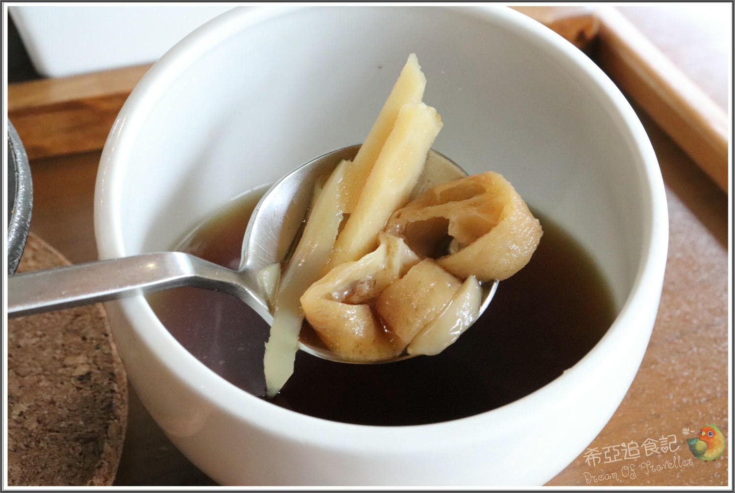 【馬來西亞蔬食餐廳推薦】熱浪島南洋蔬食茶堂 の 娘惹咖哩煲 & 叻沙麵 & 恐龍奶茶 & 酷斯拉美祿 (台中/南屯區) ➽ 道地的馬來西亞蔬食料理，聚餐最佳選擇