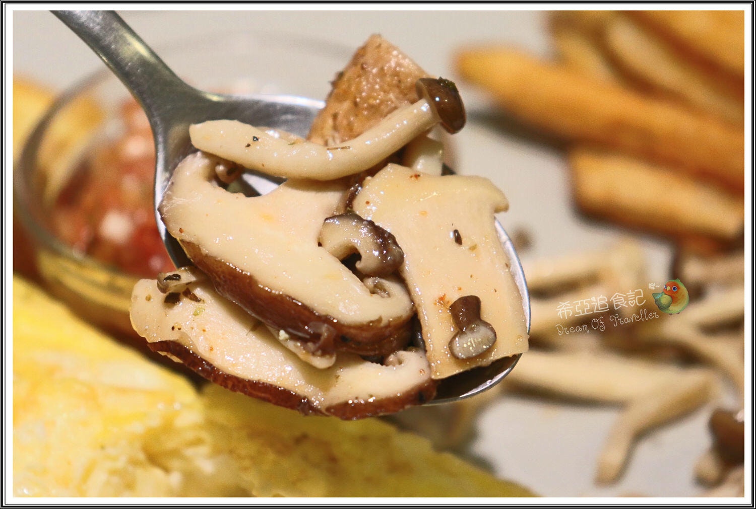 【台中西區早午餐推薦】Chow Chow Cafe 巧巧咖啡 の 莎莎歐姆蛋佐香料炒野菇 & 很滿意套餐 & 紐奧良楓糖炸雞鬆餅 (台中/南屯區) ➽ 回訪巧巧咖啡，一起享受早午餐與輕食下午茶 (已停業)