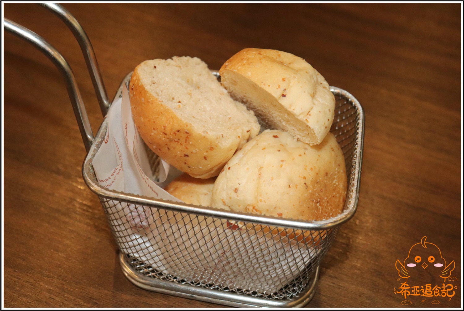 【台中大里餐廳推薦】猴子披薩 の 雙人套餐(太陽下雪地裡的粉紅豬、貝斯勤蜂蜜芥茉雞肉義式燉飯) & 九龍城港式凍檸燒鵝 (台中/大里區) ➽ 聚餐好地點，氣氛佳，套餐系列CP值超高