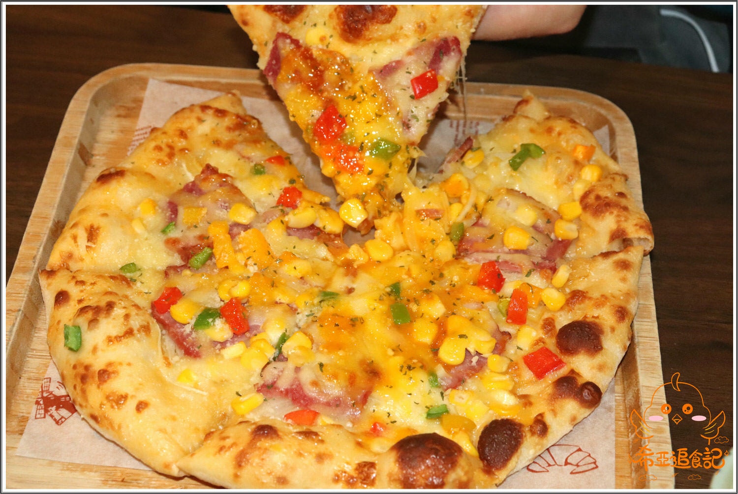 【台中大里餐廳推薦】猴子披薩 の 雙人套餐(太陽下雪地裡的粉紅豬、貝斯勤蜂蜜芥茉雞肉義式燉飯) & 九龍城港式凍檸燒鵝 (台中/大里區) ➽ 聚餐好地點，氣氛佳，套餐系列CP值超高