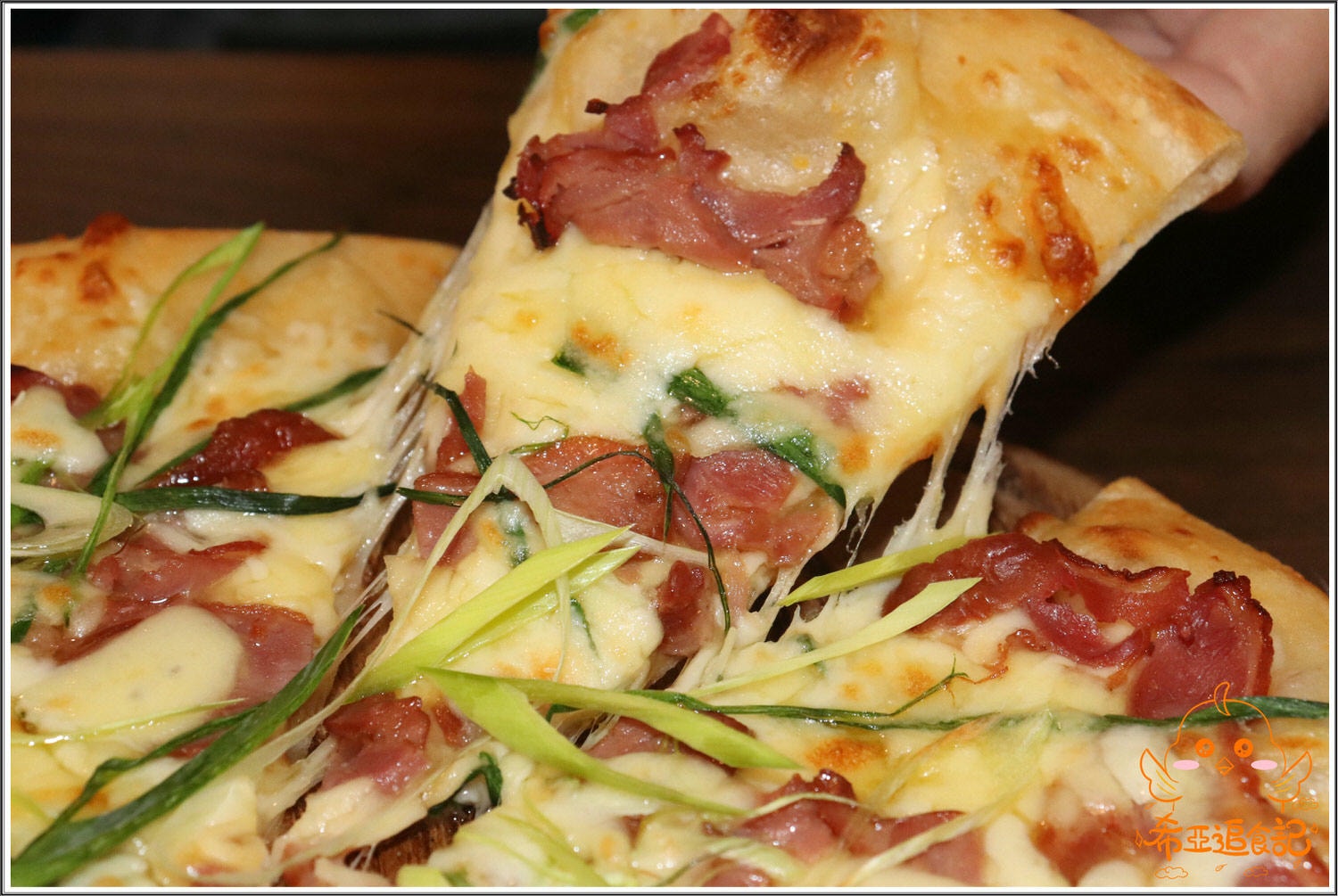 【台中大里餐廳推薦】猴子披薩 の 雙人套餐(太陽下雪地裡的粉紅豬、貝斯勤蜂蜜芥茉雞肉義式燉飯) & 九龍城港式凍檸燒鵝 (台中/大里區) ➽ 聚餐好地點，氣氛佳，套餐系列CP值超高