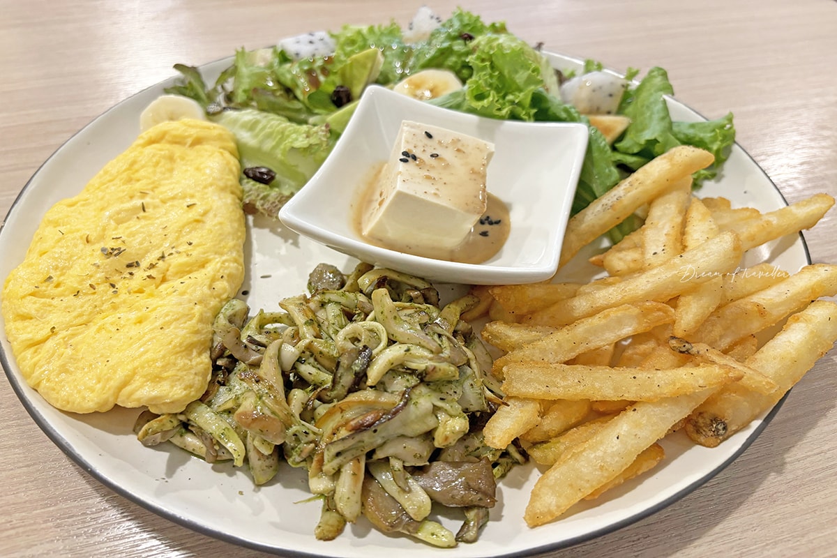 在廚房蔬食料理