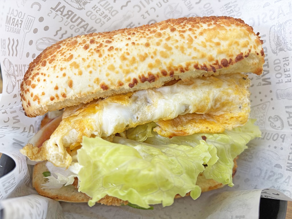 【台中素食早午餐】早蔬早午餐 の 泰式蝦餅潛艇堡 / 塔香菌菇蛋餅 / 搗蛋丸 ➽ 超多選擇的早餐店,還有好吃搗蛋丸 ~ - 第3張圖 早蔬早午餐