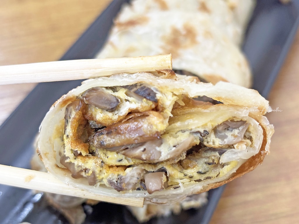 【台中素食早午餐】早蔬早午餐 の 泰式蝦餅潛艇堡 / 塔香菌菇蛋餅 / 搗蛋丸 ➽ 超多選擇的早餐店,還有好吃搗蛋丸 ~ - 第6張圖 早蔬早午餐